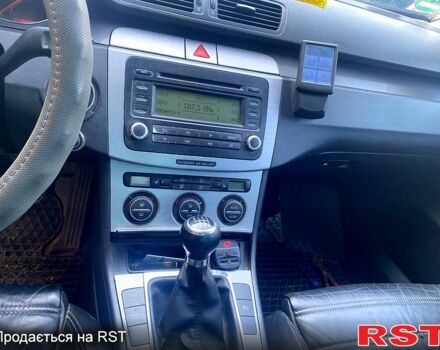 Зеленый Фольксваген Пассат, объемом двигателя 2 л и пробегом 250 тыс. км за 5200 $, фото 4 на Automoto.ua