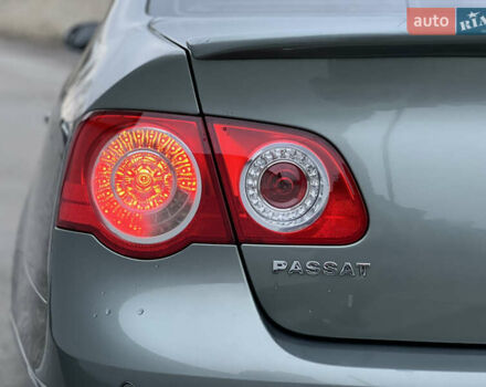 Зелений Фольксваген Пассат, об'ємом двигуна 2 л та пробігом 186 тис. км за 5199 $, фото 57 на Automoto.ua