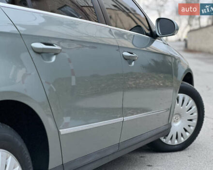 Зелений Фольксваген Пассат, об'ємом двигуна 2 л та пробігом 186 тис. км за 5199 $, фото 56 на Automoto.ua