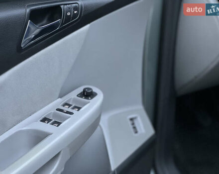 Зелений Фольксваген Пассат, об'ємом двигуна 2 л та пробігом 186 тис. км за 5199 $, фото 86 на Automoto.ua