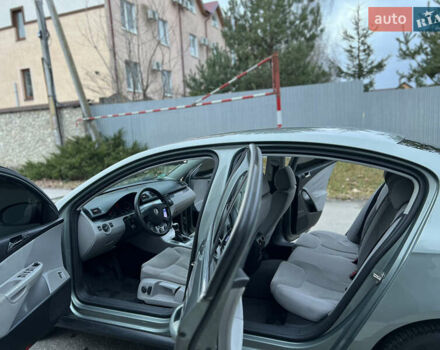 Зелений Фольксваген Пассат, об'ємом двигуна 2 л та пробігом 186 тис. км за 5199 $, фото 94 на Automoto.ua