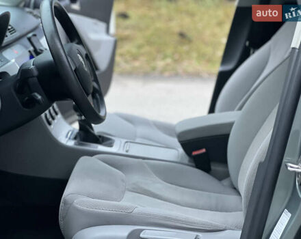 Зелений Фольксваген Пассат, об'ємом двигуна 2 л та пробігом 186 тис. км за 5199 $, фото 79 на Automoto.ua