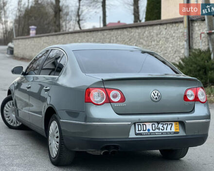 Зелений Фольксваген Пассат, об'ємом двигуна 2 л та пробігом 186 тис. км за 5199 $, фото 59 на Automoto.ua