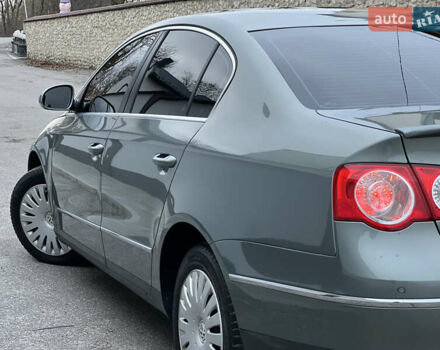 Зелений Фольксваген Пассат, об'ємом двигуна 2 л та пробігом 186 тис. км за 5199 $, фото 61 на Automoto.ua