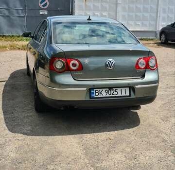 Зелений Фольксваген Пассат, об'ємом двигуна 2 л та пробігом 360 тис. км за 5900 $, фото 20 на Automoto.ua