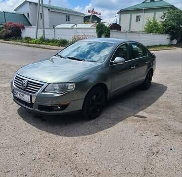 Зелений Фольксваген Пассат, об'ємом двигуна 2 л та пробігом 360 тис. км за 5900 $, фото 1 на Automoto.ua
