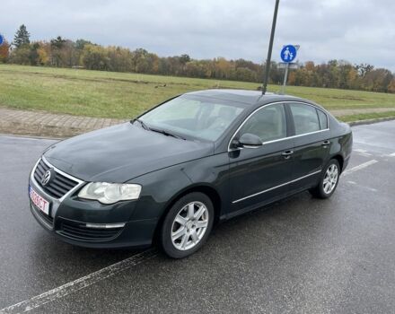 Зеленый Фольксваген Пассат, объемом двигателя 2 л и пробегом 350 тыс. км за 3750 $, фото 1 на Automoto.ua