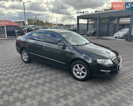 Зеленый Фольксваген Пассат, объемом двигателя 1.8 л и пробегом 306 тыс. км за 6400 $, фото 3 на Automoto.ua