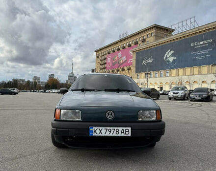 Зелений Фольксваген Пассат, об'ємом двигуна 1.6 л та пробігом 240 тис. км за 3000 $, фото 1 на Automoto.ua