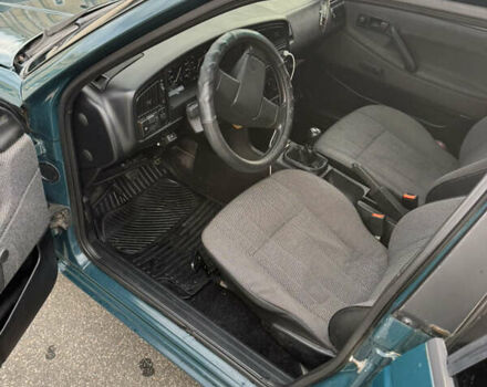 Зелений Фольксваген Пассат, об'ємом двигуна 1.6 л та пробігом 240 тис. км за 3000 $, фото 8 на Automoto.ua