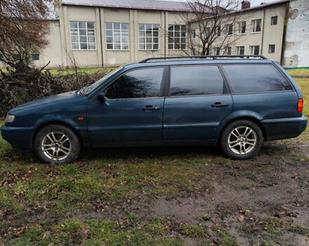 Зелений Фольксваген Пассат, об'ємом двигуна 1.8 л та пробігом 380 тис. км за 1000 $, фото 6 на Automoto.ua