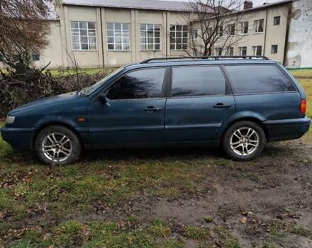 Зеленый Фольксваген Пассат, объемом двигателя 1.78 л и пробегом 380 тыс. км за 1200 $, фото 6 на Automoto.ua