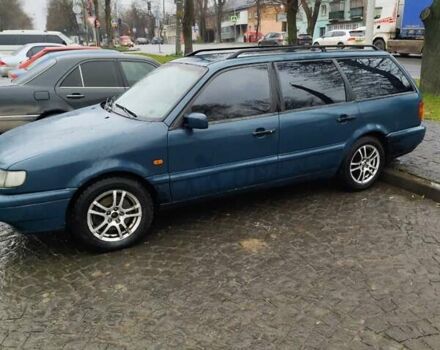 Зеленый Фольксваген Пассат, объемом двигателя 1.78 л и пробегом 380 тыс. км за 1200 $, фото 2 на Automoto.ua