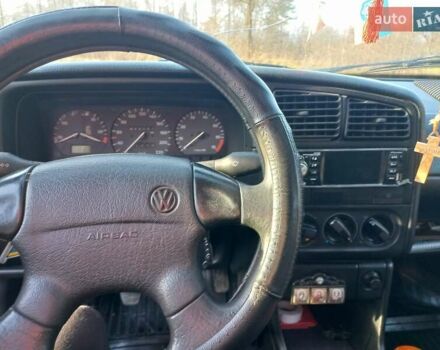 Зеленый Фольксваген Пассат, объемом двигателя 1.8 л и пробегом 338 тыс. км за 2825 $, фото 10 на Automoto.ua