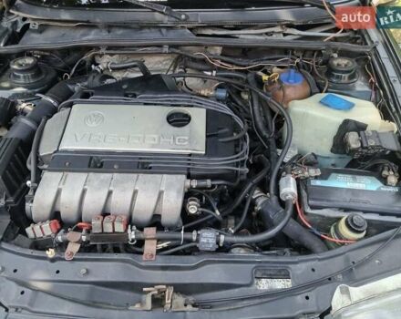 Зеленый Фольксваген Пассат, объемом двигателя 2.8 л и пробегом 542 тыс. км за 2700 $, фото 1 на Automoto.ua