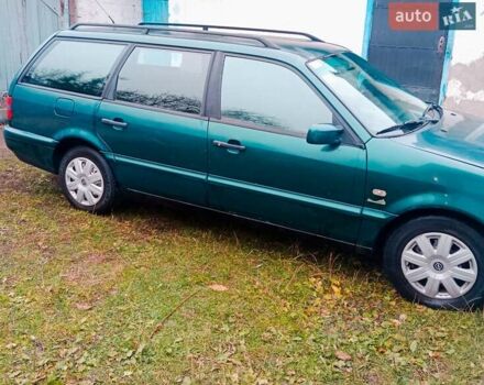 Зеленый Фольксваген Пассат, объемом двигателя 2 л и пробегом 380 тыс. км за 1500 $, фото 4 на Automoto.ua