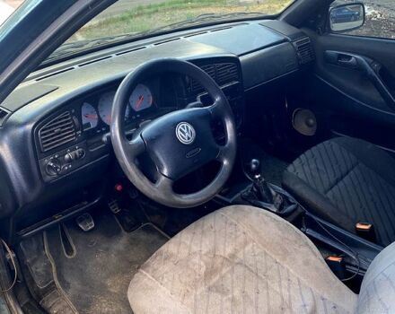 Зеленый Фольксваген Пассат, объемом двигателя 1.8 л и пробегом 370 тыс. км за 1600 $, фото 4 на Automoto.ua