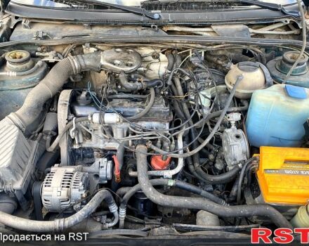 Зеленый Фольксваген Пассат, объемом двигателя 1.8 л и пробегом 370 тыс. км за 1600 $, фото 5 на Automoto.ua