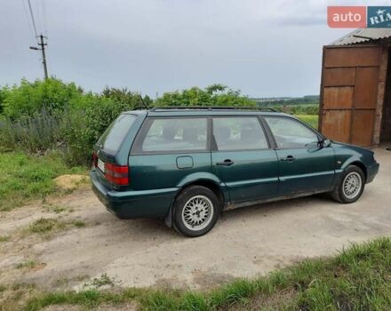 Зеленый Фольксваген Пассат, объемом двигателя 1.98 л и пробегом 425 тыс. км за 2000 $, фото 34 на Automoto.ua