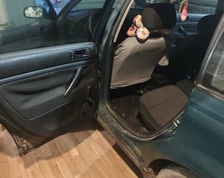 Зеленый Фольксваген Пассат, объемом двигателя 1.9 л и пробегом 440 тыс. км за 2000 $, фото 3 на Automoto.ua