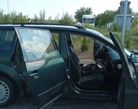 Зеленый Фольксваген Пассат, объемом двигателя 1.9 л и пробегом 300 тыс. км за 3000 $, фото 1 на Automoto.ua