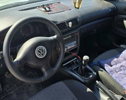 Зелений Фольксваген Пассат, об'ємом двигуна 1.78 л та пробігом 316 тис. км за 3099 $, фото 13 на Automoto.ua