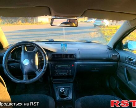 Зеленый Фольксваген Пассат, объемом двигателя 1.9 л и пробегом 300 тыс. км за 3600 $, фото 7 на Automoto.ua