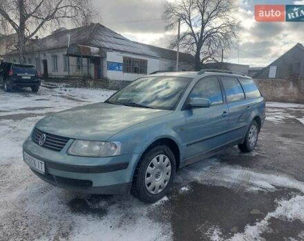 Зеленый Фольксваген Пассат, объемом двигателя 1.6 л и пробегом 240 тыс. км за 3600 $, фото 6 на Automoto.ua