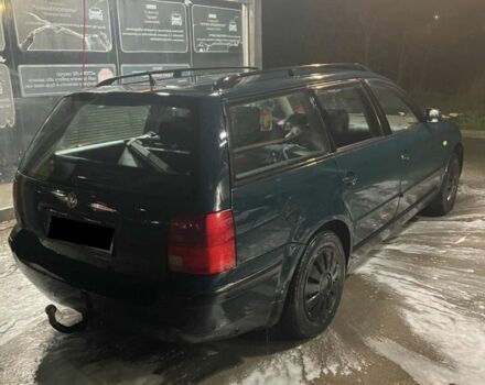 Зеленый Фольксваген Пассат, объемом двигателя 1.8 л и пробегом 420 тыс. км за 3200 $, фото 3 на Automoto.ua