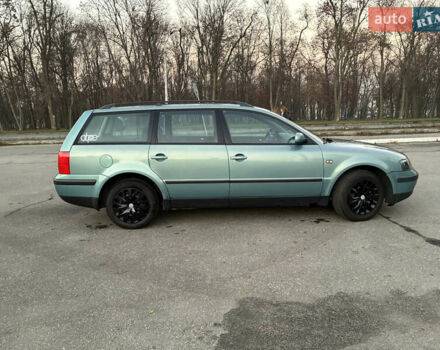 Зеленый Фольксваген Пассат, объемом двигателя 1.78 л и пробегом 224 тыс. км за 4200 $, фото 1 на Automoto.ua