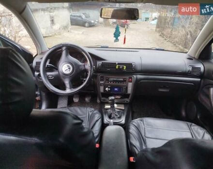 Зеленый Фольксваген Пассат, объемом двигателя 1.78 л и пробегом 275 тыс. км за 2850 $, фото 3 на Automoto.ua