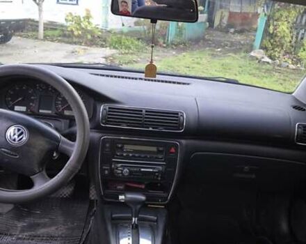 Зеленый Фольксваген Пассат, объемом двигателя 1.8 л и пробегом 250 тыс. км за 4200 $, фото 3 на Automoto.ua