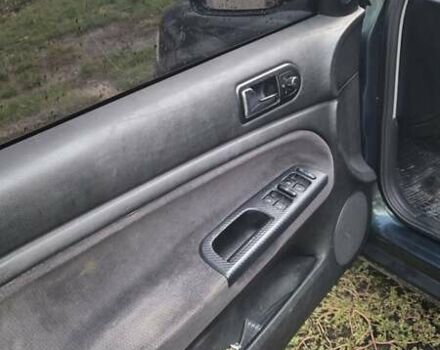 Зеленый Фольксваген Пассат, объемом двигателя 1.8 л и пробегом 250 тыс. км за 4200 $, фото 12 на Automoto.ua