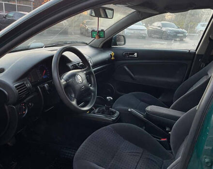 Зеленый Фольксваген Пассат, объемом двигателя 1.6 л и пробегом 365 тыс. км за 3100 $, фото 5 на Automoto.ua