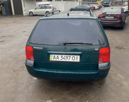 Зеленый Фольксваген Пассат, объемом двигателя 1.8 л и пробегом 224 тыс. км за 2500 $, фото 2 на Automoto.ua