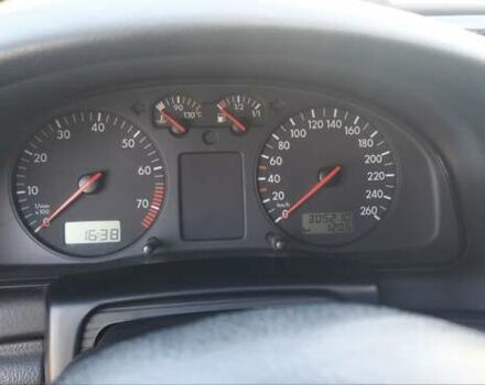 Зеленый Фольксваген Пассат, объемом двигателя 2.8 л и пробегом 305 тыс. км за 5200 $, фото 9 на Automoto.ua