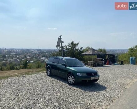 Зеленый Фольксваген Пассат, объемом двигателя 1.8 л и пробегом 230 тыс. км за 4000 $, фото 32 на Automoto.ua