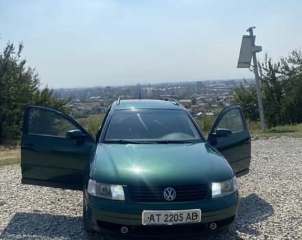 Зеленый Фольксваген Пассат, объемом двигателя 1.8 л и пробегом 230 тыс. км за 4000 $, фото 1 на Automoto.ua