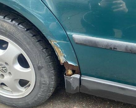 Зеленый Фольксваген Пассат, объемом двигателя 1.8 л и пробегом 224 тыс. км за 2500 $, фото 1 на Automoto.ua