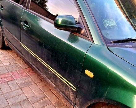 Зеленый Фольксваген Пассат, объемом двигателя 1.8 л и пробегом 0 тыс. км за 2800 $, фото 3 на Automoto.ua