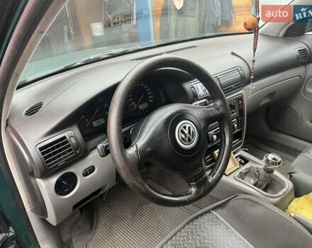 Зелений Фольксваген Пассат, об'ємом двигуна 1.6 л та пробігом 236 тис. км за 3200 $, фото 4 на Automoto.ua