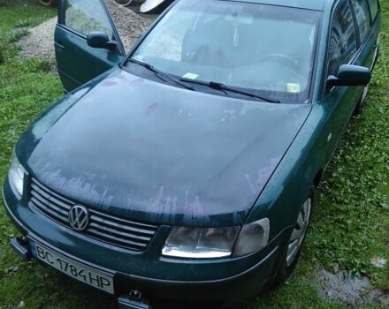 Зелений Фольксваген Пассат, об'ємом двигуна 1.9 л та пробігом 300 тис. км за 2400 $, фото 1 на Automoto.ua