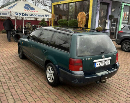 Зеленый Фольксваген Пассат, объемом двигателя 1.9 л и пробегом 390 тыс. км за 1600 $, фото 6 на Automoto.ua