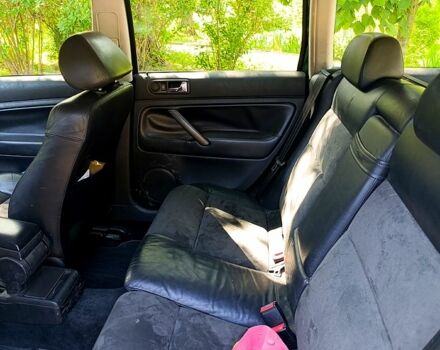 Зелений Фольксваген Пассат, об'ємом двигуна 1.8 л та пробігом 244 тис. км за 4350 $, фото 5 на Automoto.ua