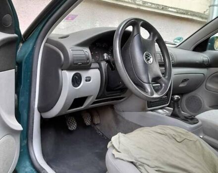 Зелений Фольксваген Пассат, об'ємом двигуна 1.6 л та пробігом 270 тис. км за 3600 $, фото 2 на Automoto.ua