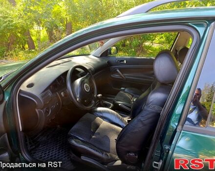 Зелений Фольксваген Пассат, об'ємом двигуна 1.8 л та пробігом 244 тис. км за 4350 $, фото 3 на Automoto.ua