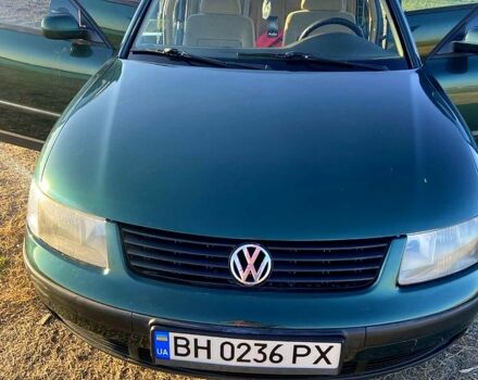 Зеленый Фольксваген Пассат, объемом двигателя 1.8 л и пробегом 300 тыс. км за 3990 $, фото 3 на Automoto.ua