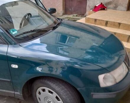 Зелений Фольксваген Пассат, об'ємом двигуна 1.6 л та пробігом 270 тис. км за 3600 $, фото 7 на Automoto.ua