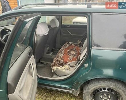 Зелений Фольксваген Пассат, об'ємом двигуна 1.6 л та пробігом 236 тис. км за 3200 $, фото 9 на Automoto.ua