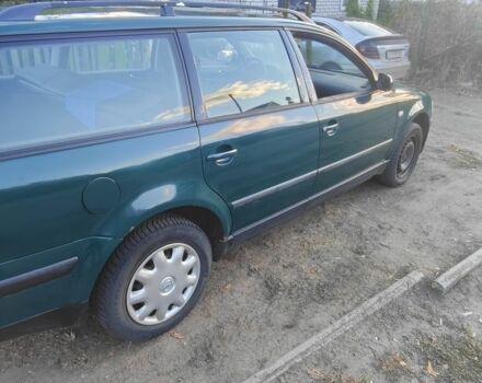 Зеленый Фольксваген Пассат, объемом двигателя 2 л и пробегом 471 тыс. км за 2300 $, фото 3 на Automoto.ua